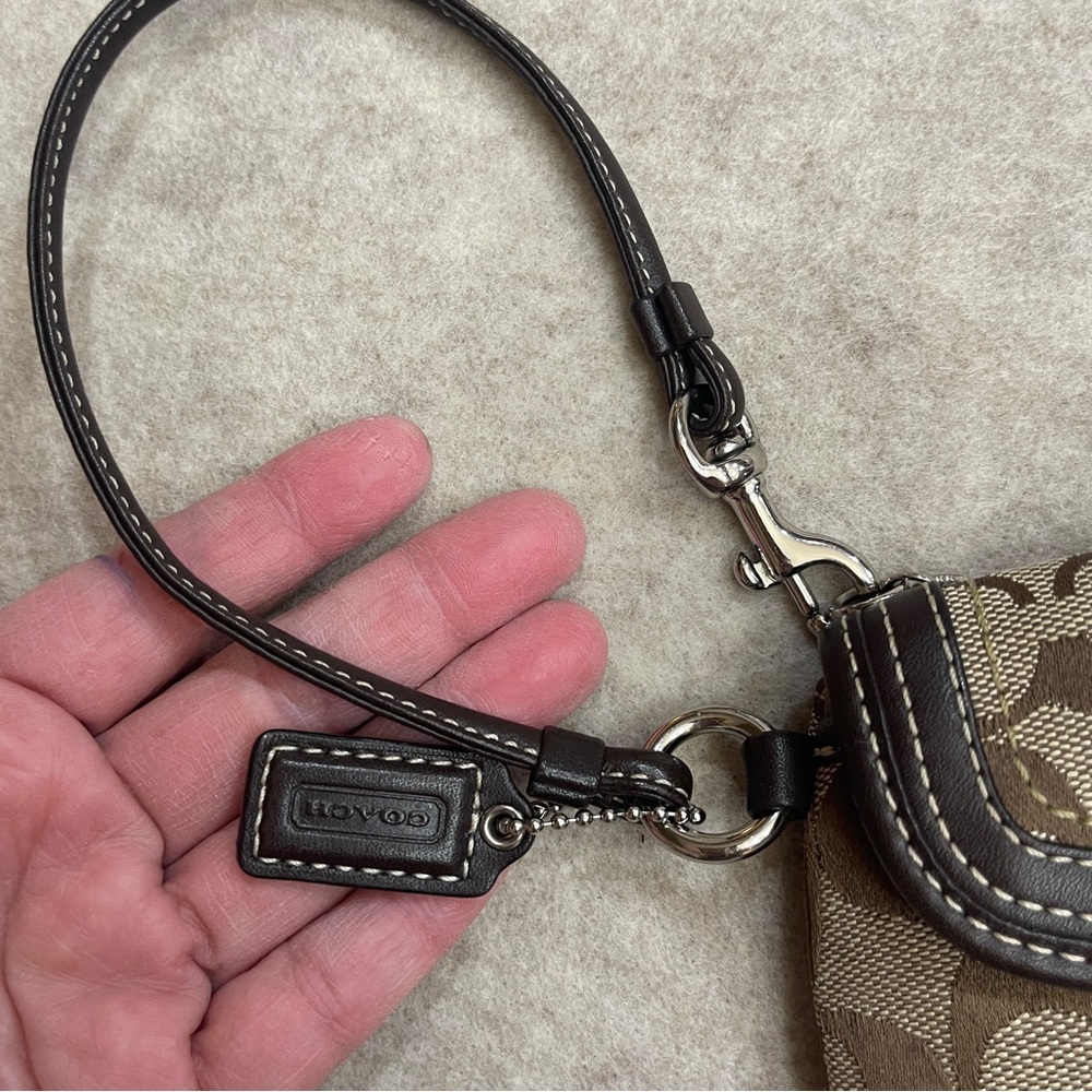 Coach Legacy Turnlock Flap Y2K Tan Signature Canvas Brown Leather Trim Wristlet - Picture 7 of 13